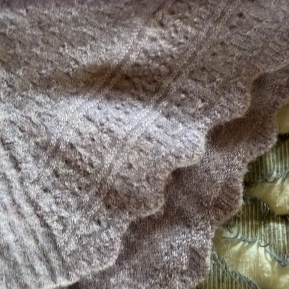 Stunning sweater - Picture 3 of 5